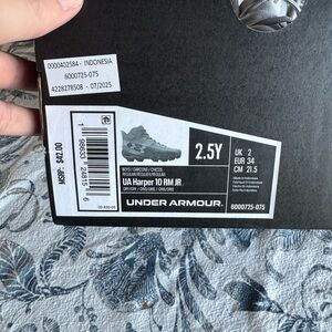 Under Armour Kids' Gray baseball cleats